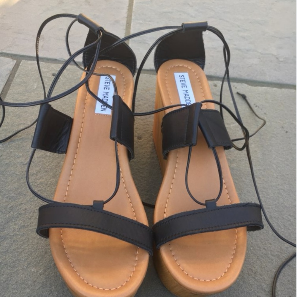 Steve Madden Beniee Platform Sandals - Picture 3 of 3